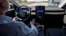 福特L3级自动驾驶技术允许视线转移 布局无人驾驶出租车