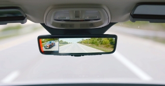 全显示后视镜创新升级，动态视图增强驾驶安全