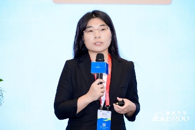 智能座舱双主线革新 三维五屏交互引领体验升级