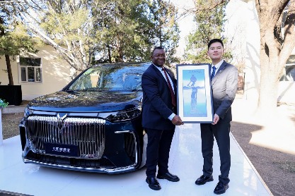 岚图梦想家成为外交首选，高端新能源MPV展现中国智造实力