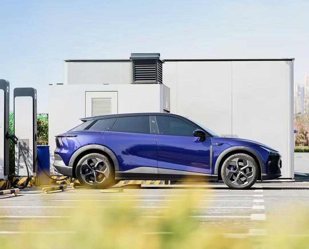 电动车企与电池巨头十年长约合作趋势解析 电动车企与电池巨头十年长约合作趋势解析