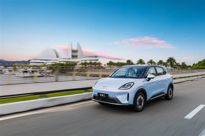 五菱缤果S上市两月销量超2万辆,325km旗舰款成热销冠军 五菱缤果S上市两月销量超2万辆,325km旗舰款成热销冠军